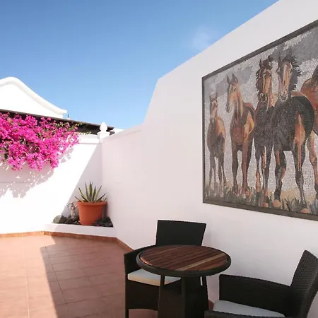 Spacious Light And Comfortable Apartment Tías